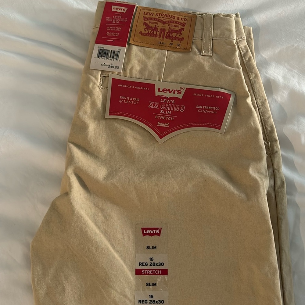 Levi’s Slim Stretch Chinos